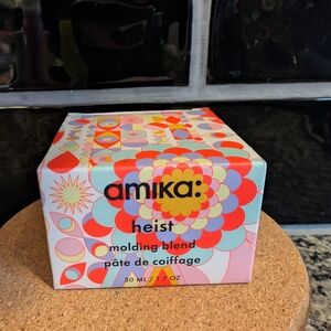 Amika Heist Molding Blend with Colorful Design